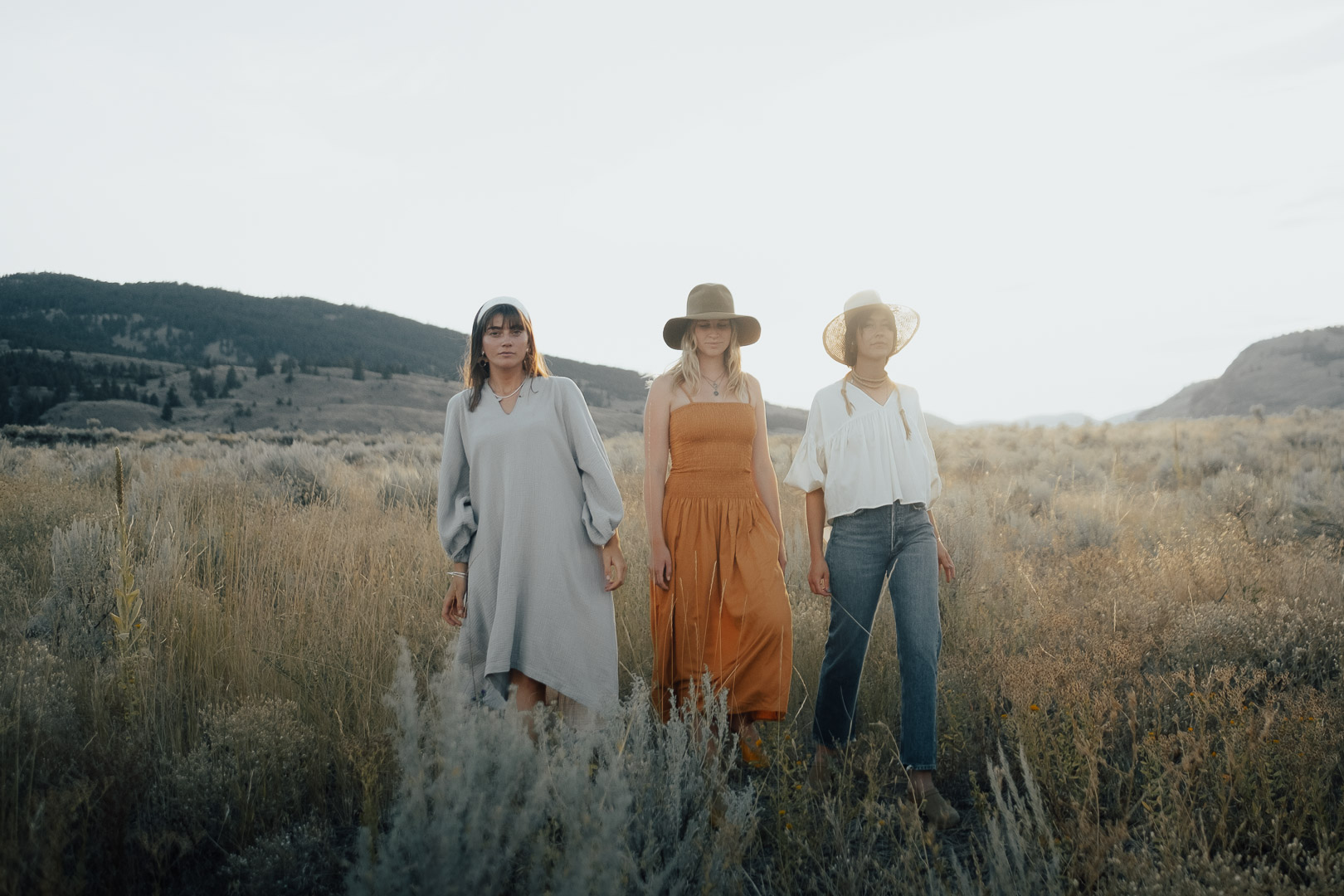 girls of dust image 7